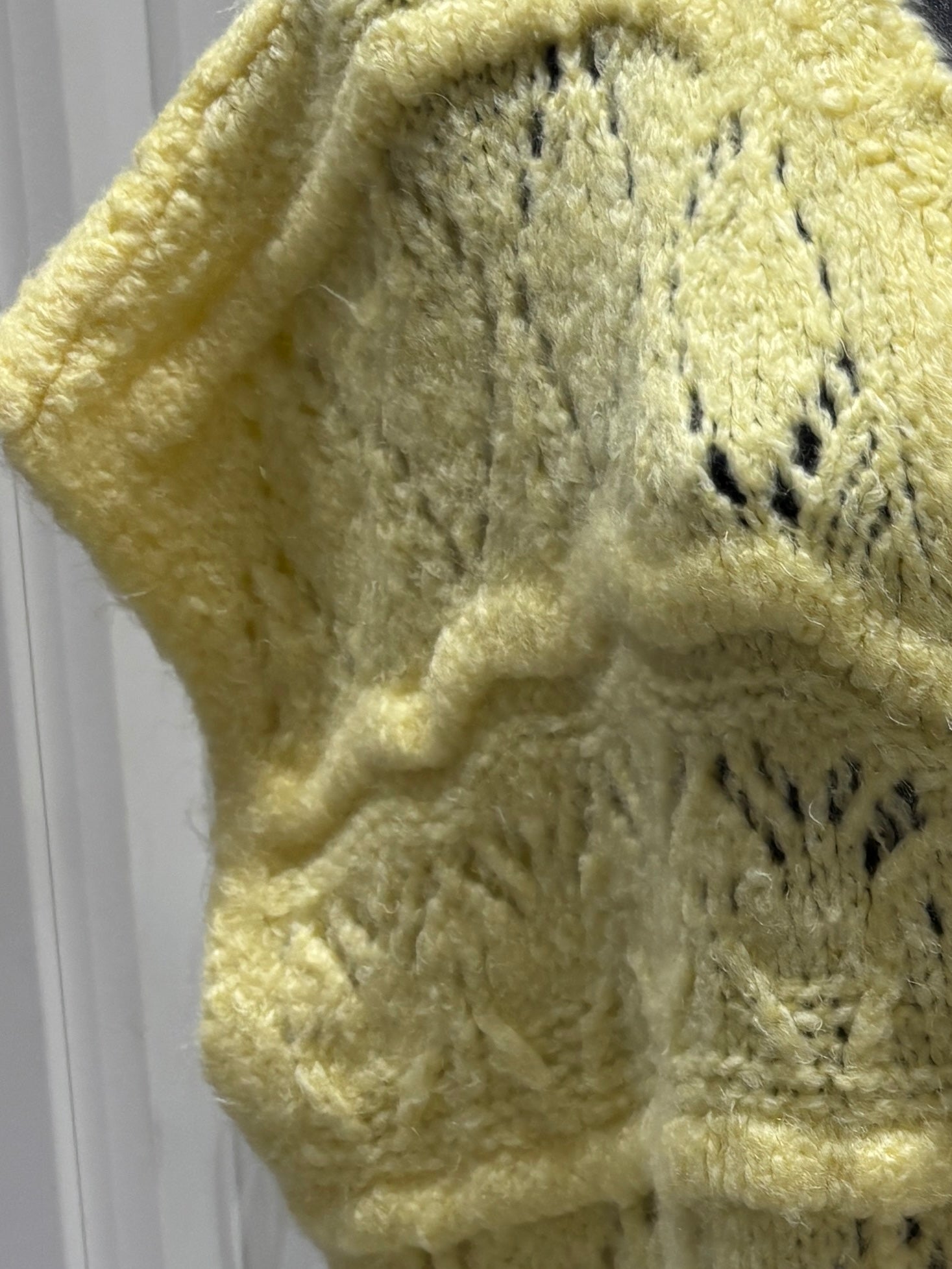 Sweater vest with metal buttons, sleeveless art.21611