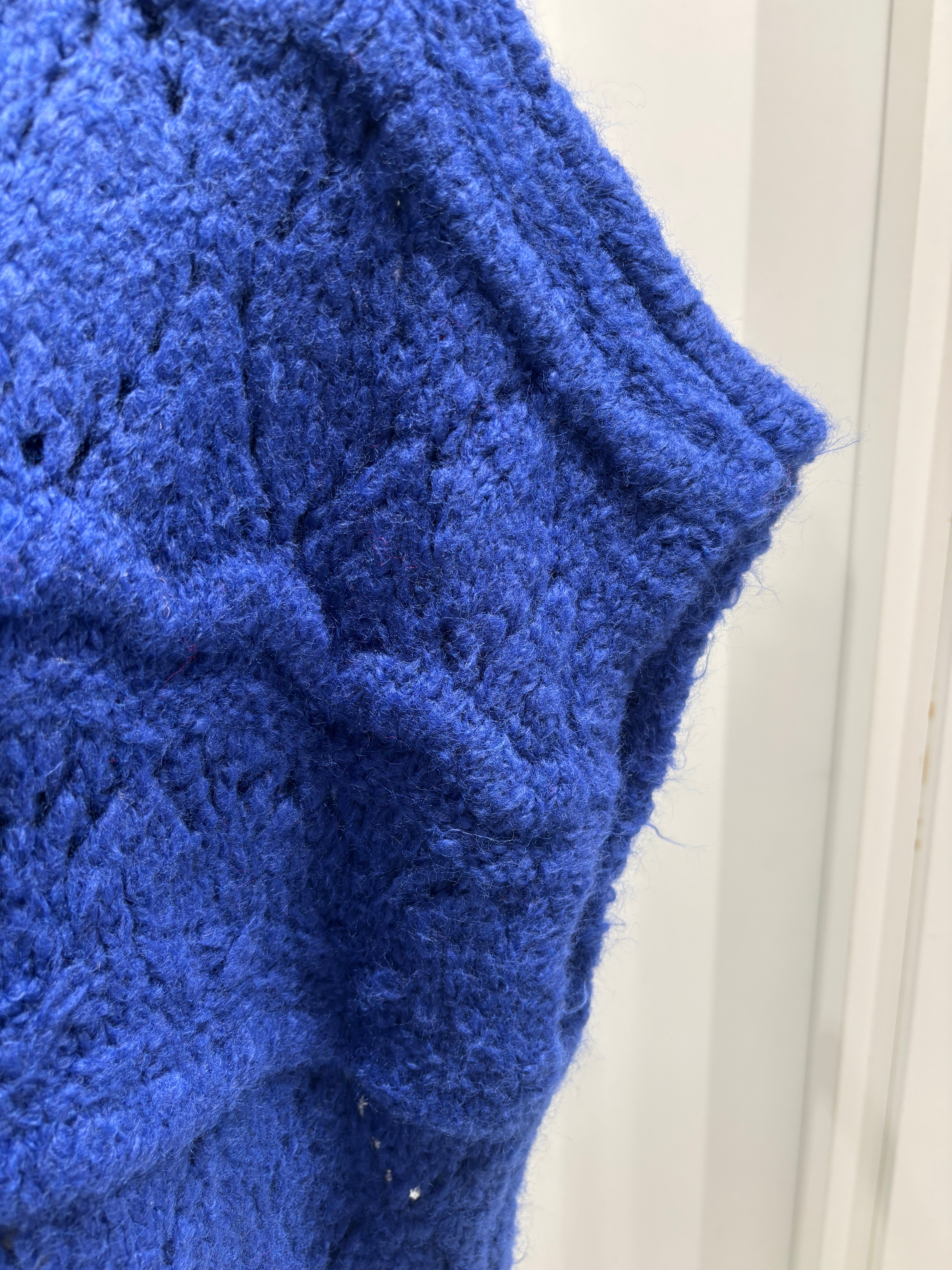 Sweater vest with metal buttons, sleeveless art.21611