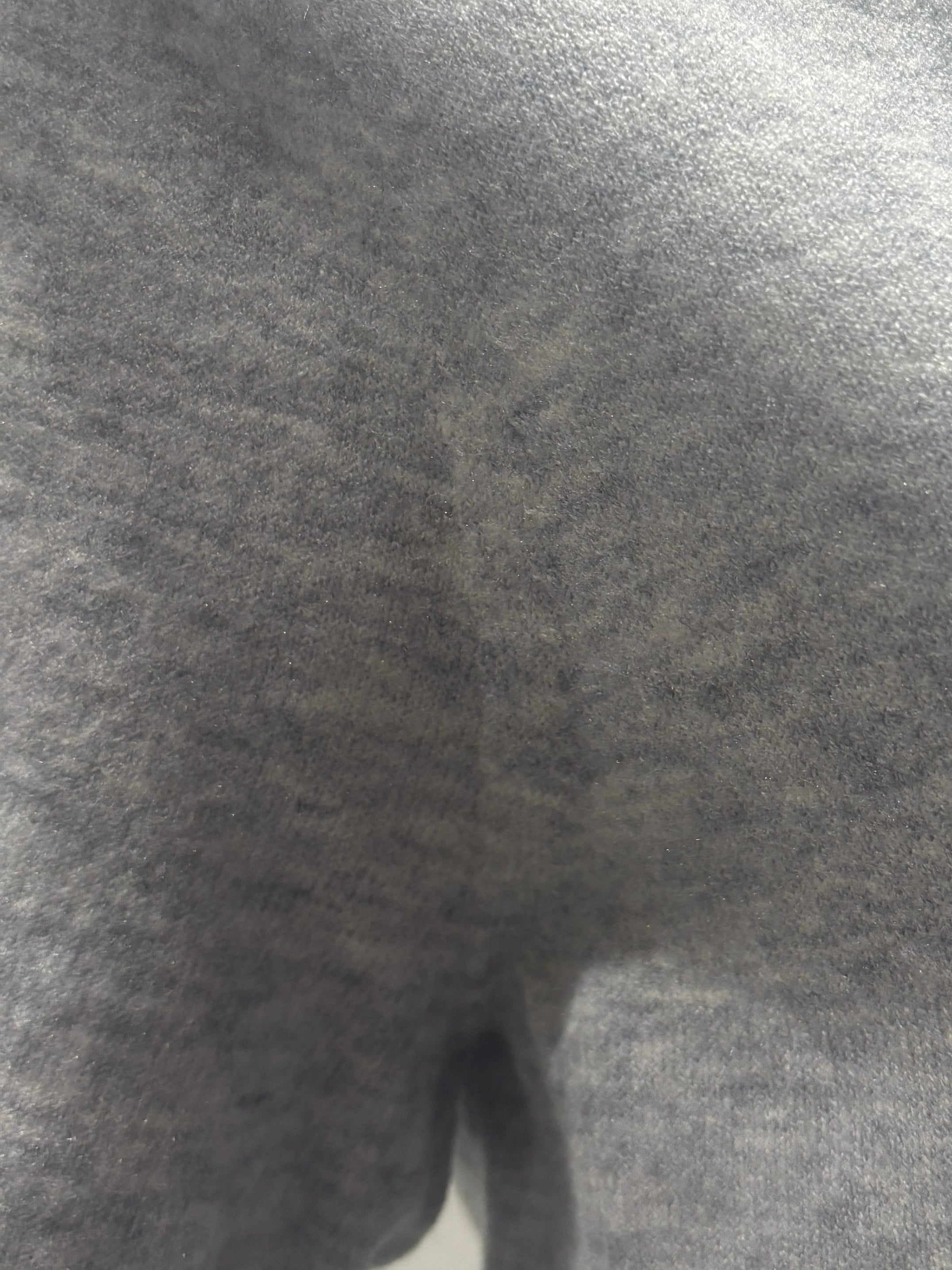 skin-friendly short V-neck sleeves sweater 8305