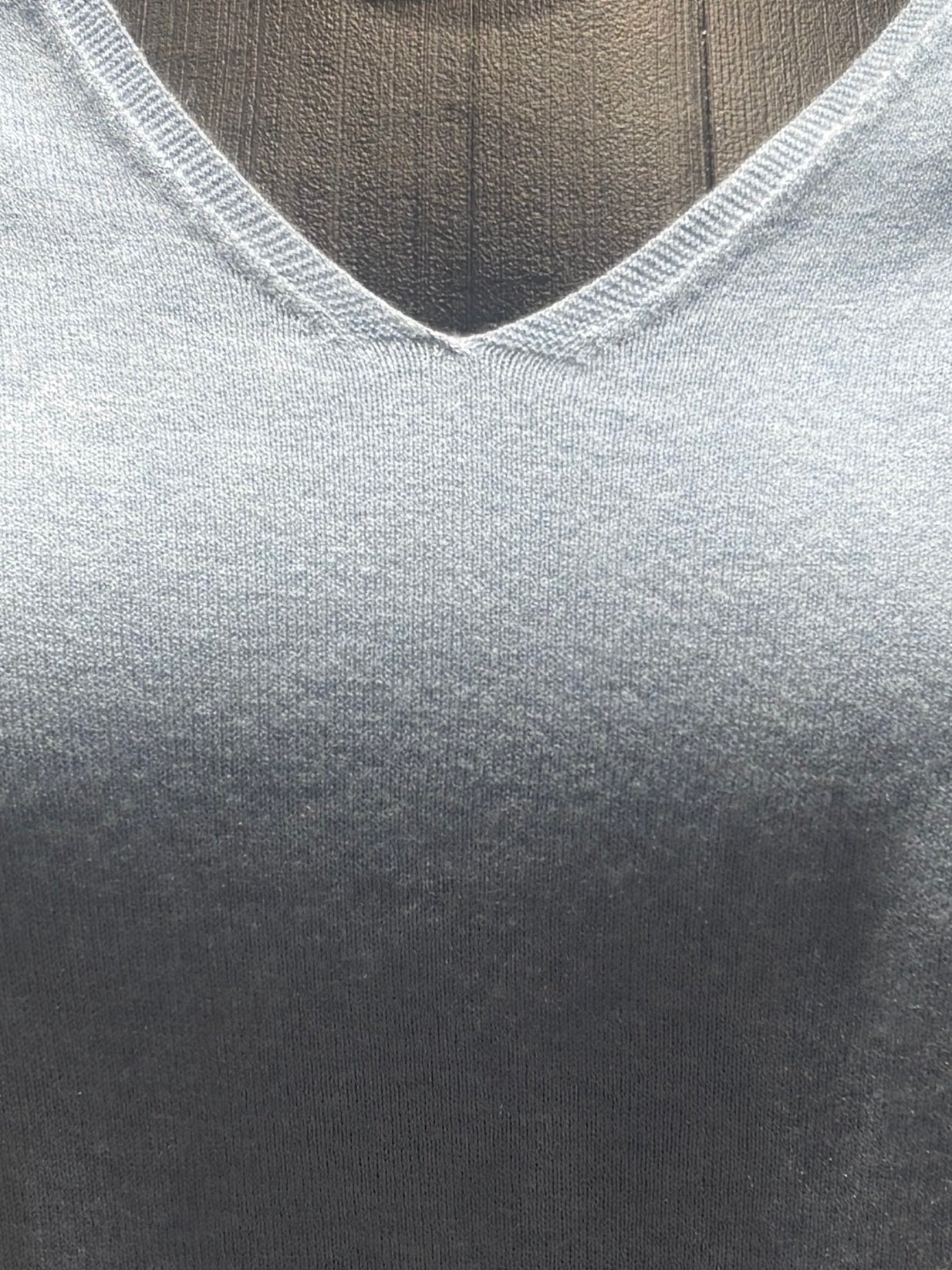 skin-friendly short V-neck sleeves sweater 8305