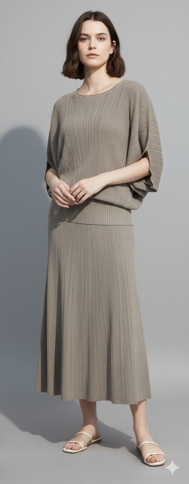 Short-sleeved, batwing sleeves, faux pockets, crew-neck, casual. art.8520