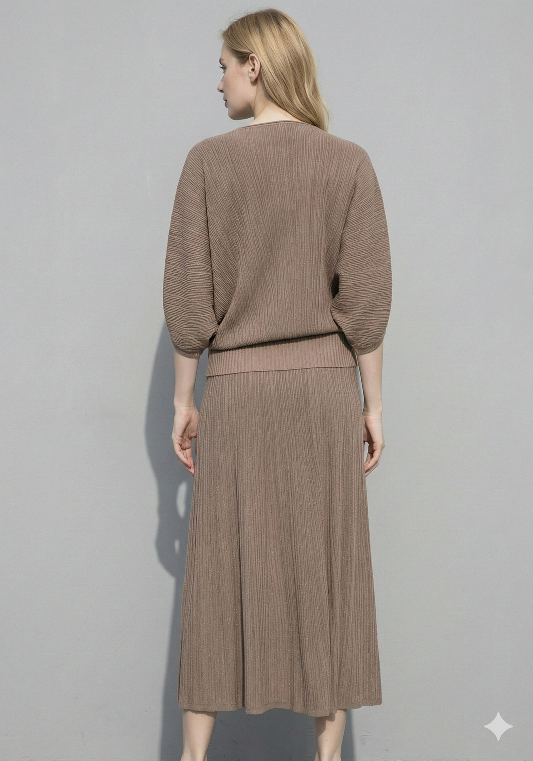 Short-sleeved, batwing sleeves, faux pockets, crew-neck, casual. art.8520