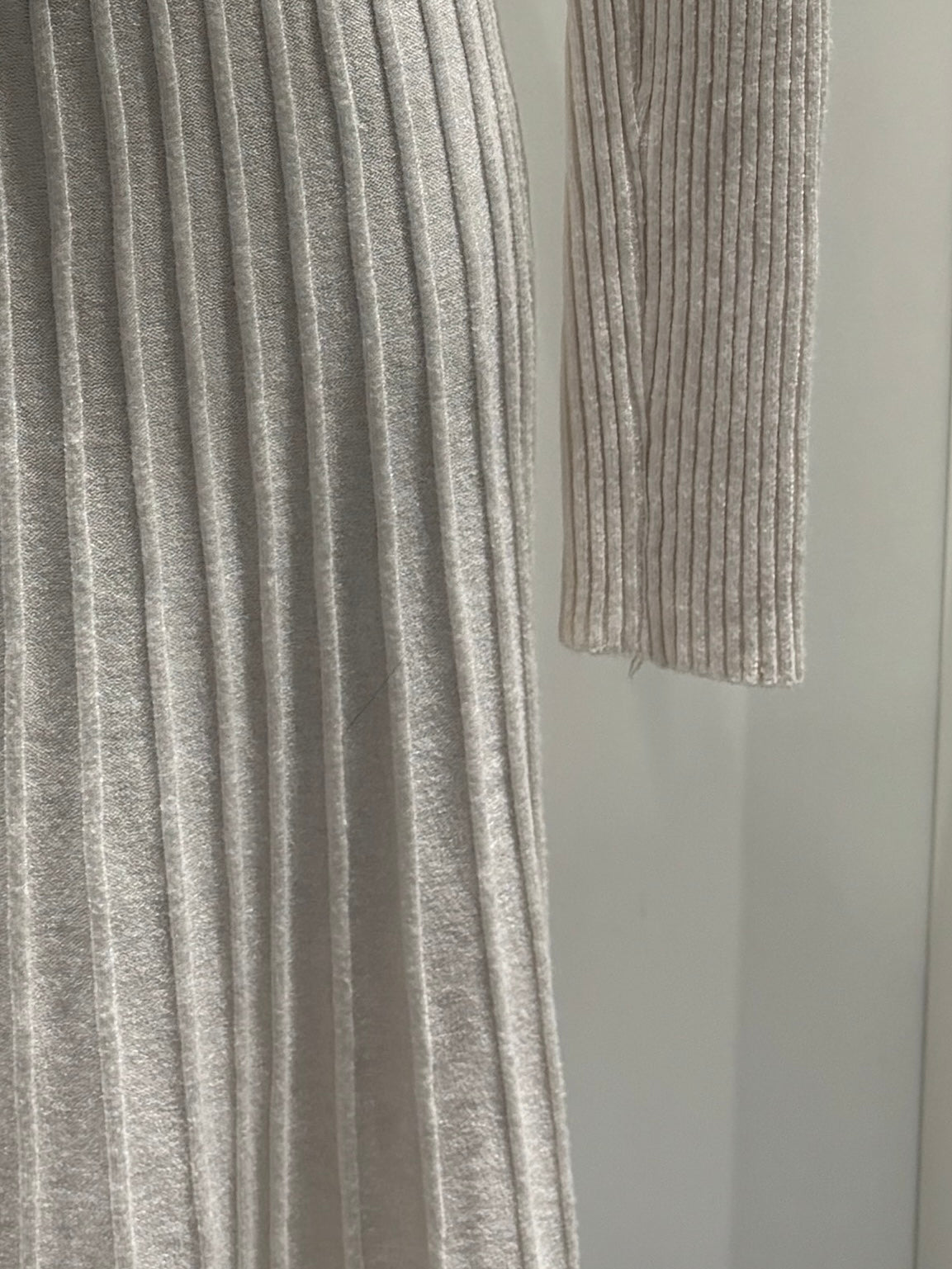 Long skirt sweater with fitted waist and long sleeves art.5201