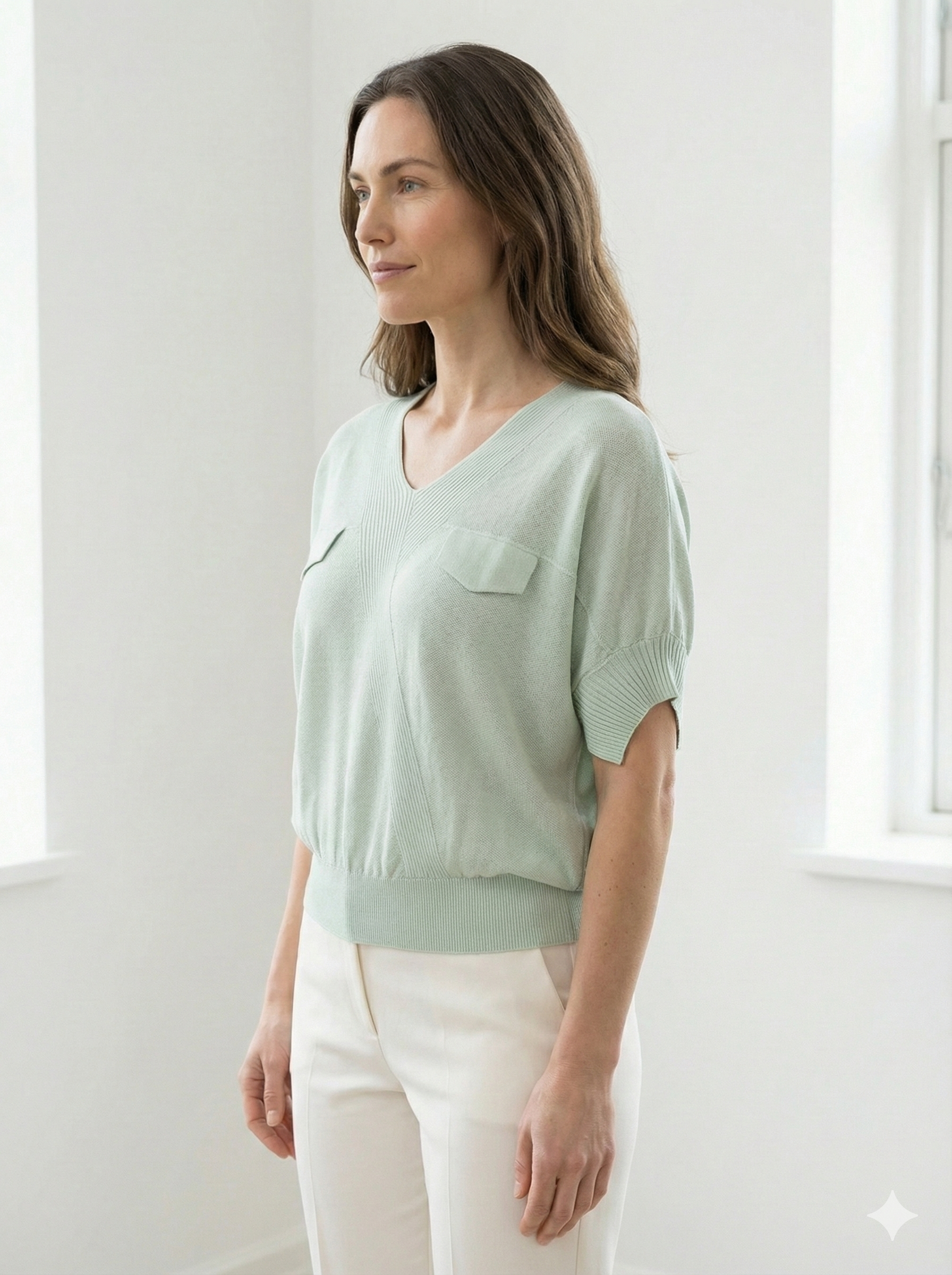 Short-sleeved, batwing sleeves, faux pockets, V-neck, casual. art.8501