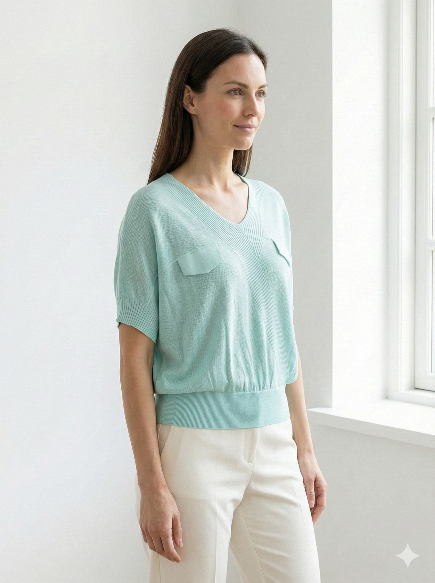 Short-sleeved, batwing sleeves, faux pockets, V-neck, casual. art.8501