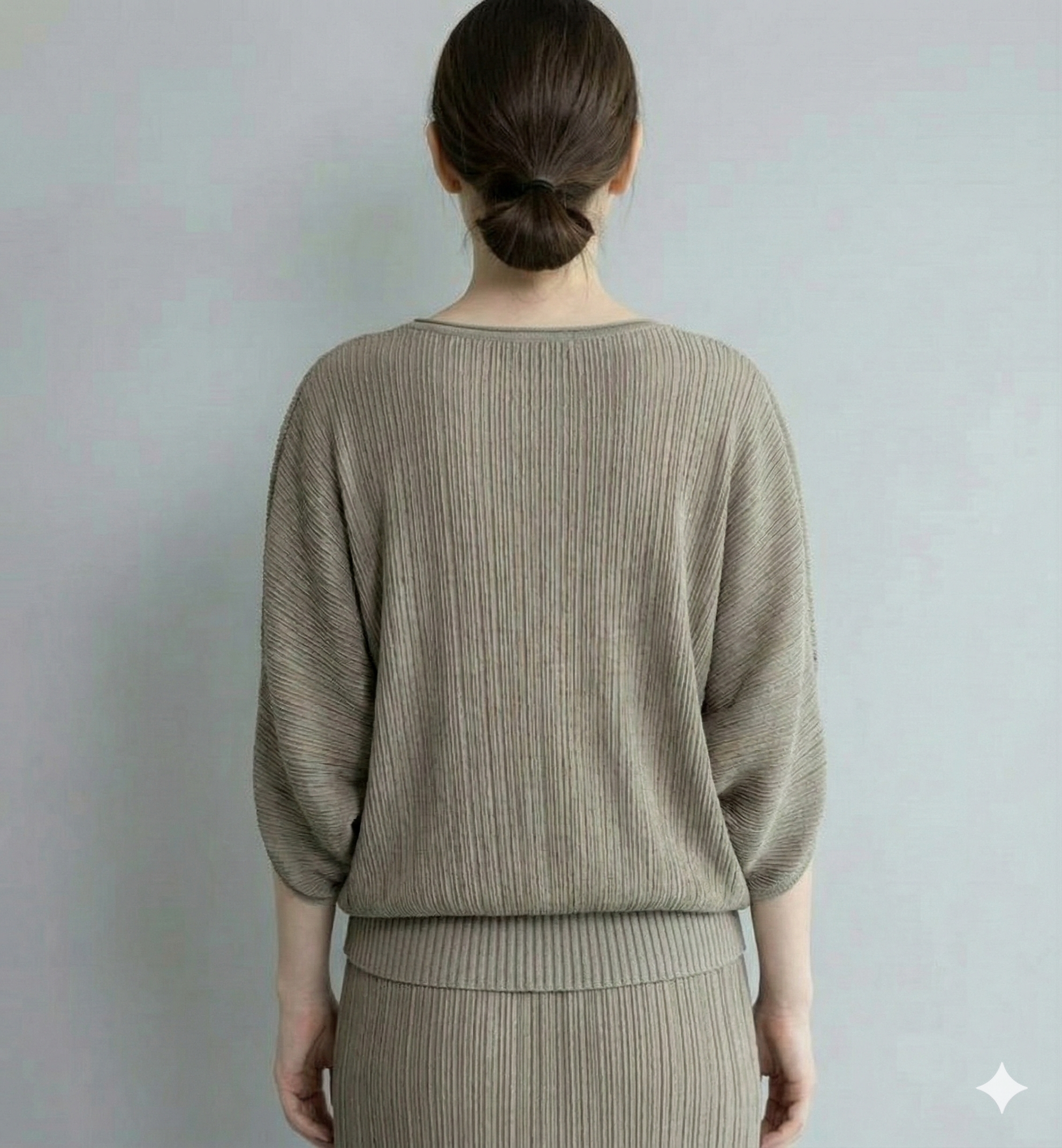 Short-sleeved, batwing sleeves, faux pockets, crew-neck, casual. art.8520