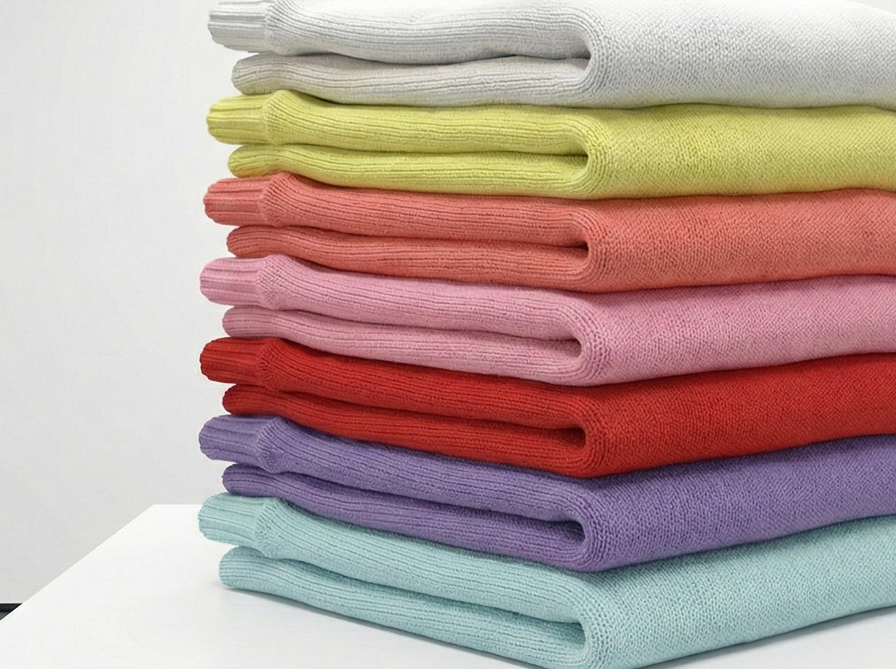 High neck, long sleeves. Classic and casual, perfect for spring. art.sy8861