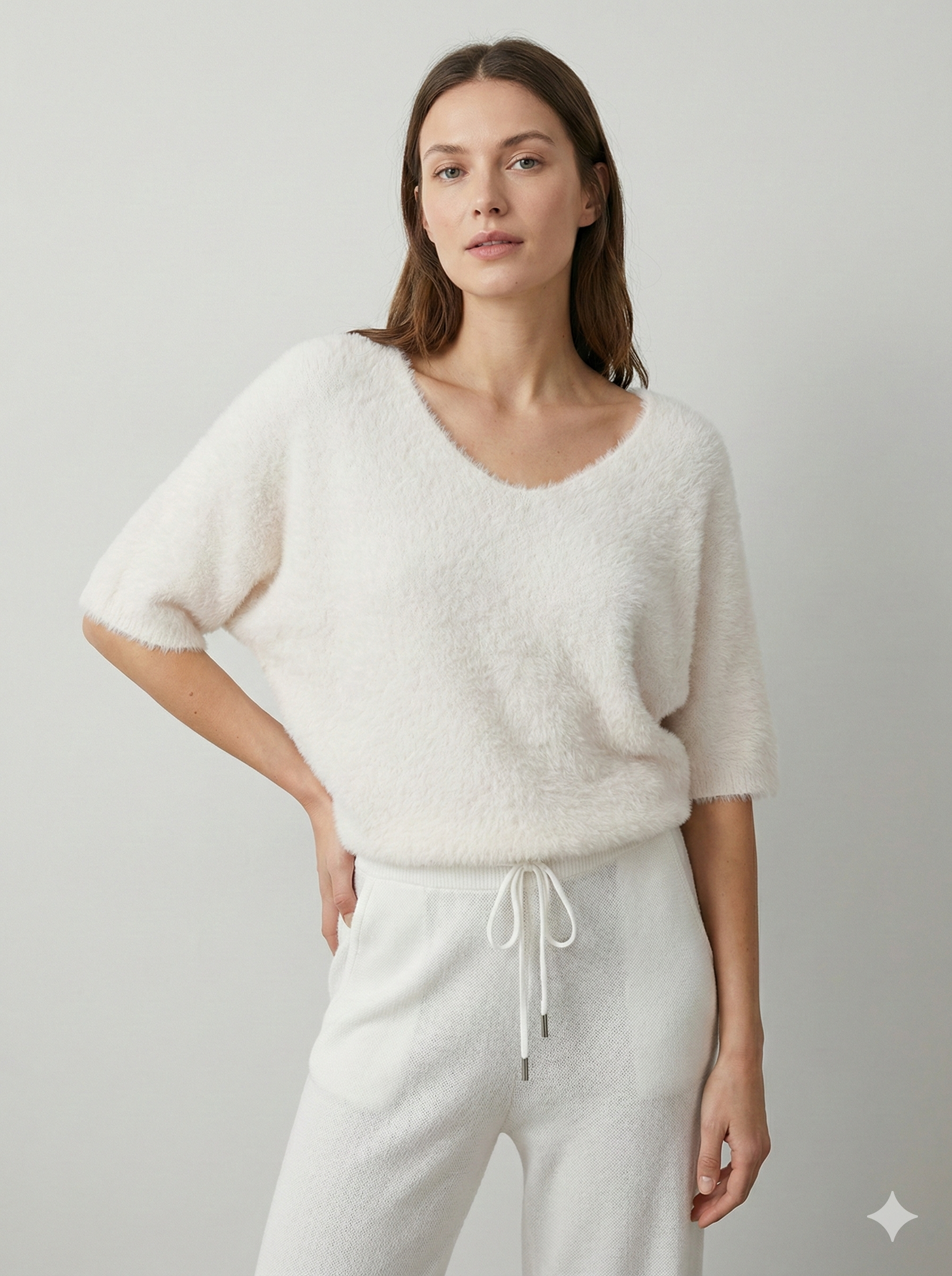 V-neck short-sleeved sweater with a comfortable, feather-like feel. art sy6020