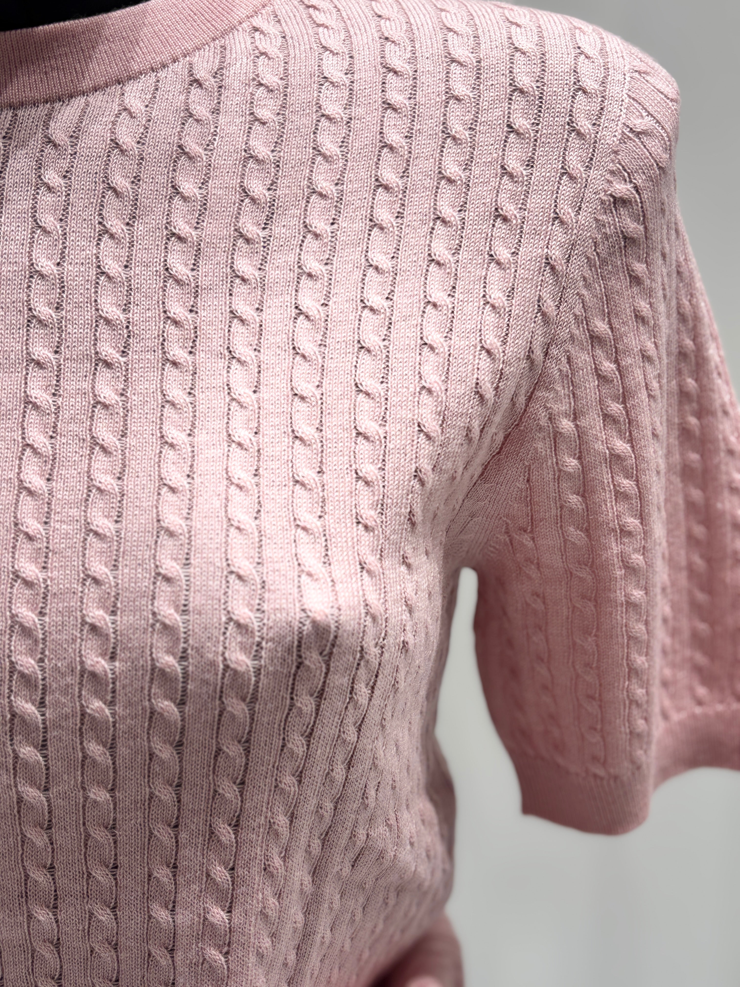 3D seamless short-sleeved crew neck sweater with twisted rope style, 33% wool.H8609