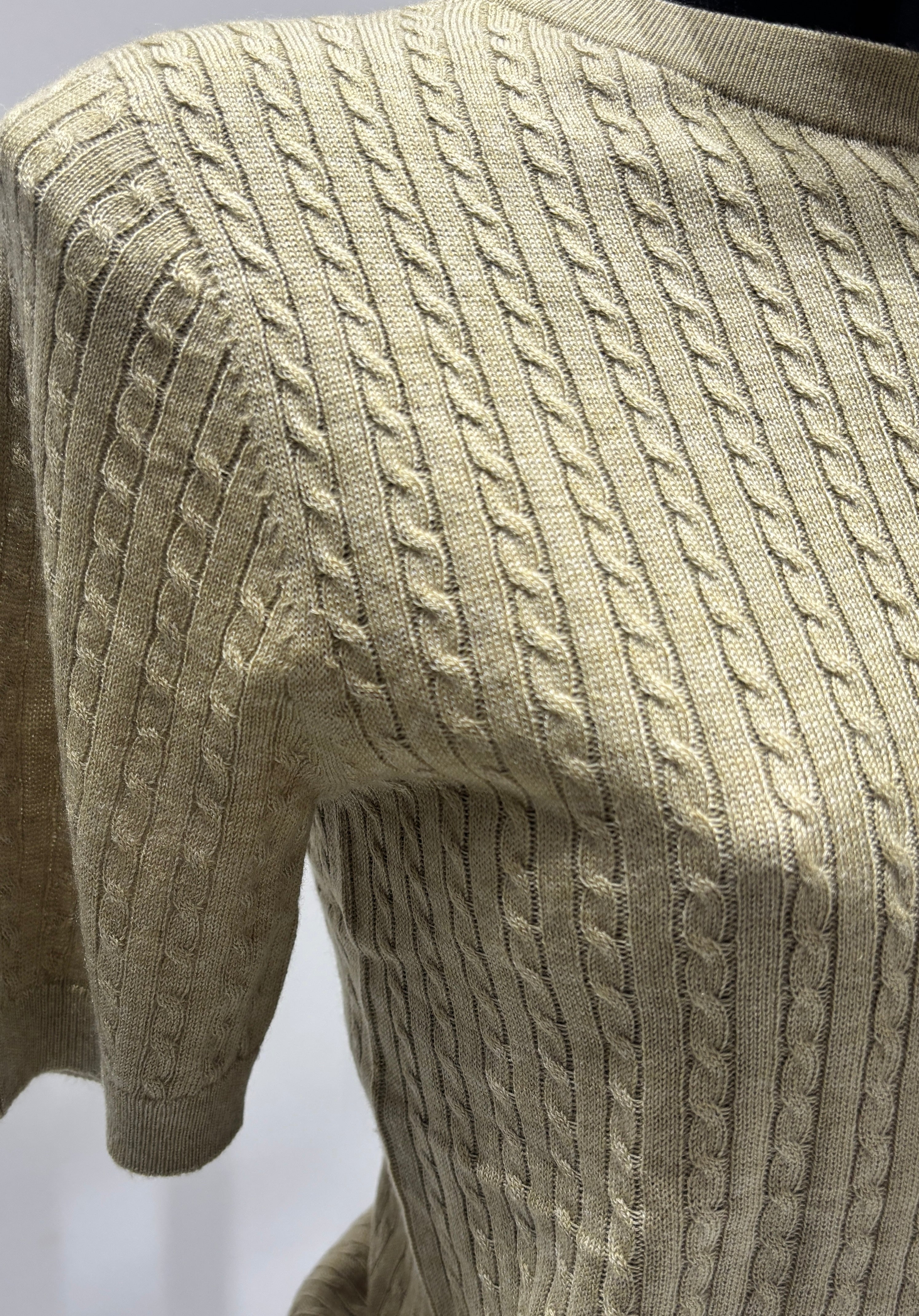 3D seamless short-sleeved crew neck sweater with twisted rope style, 33% wool.H8609