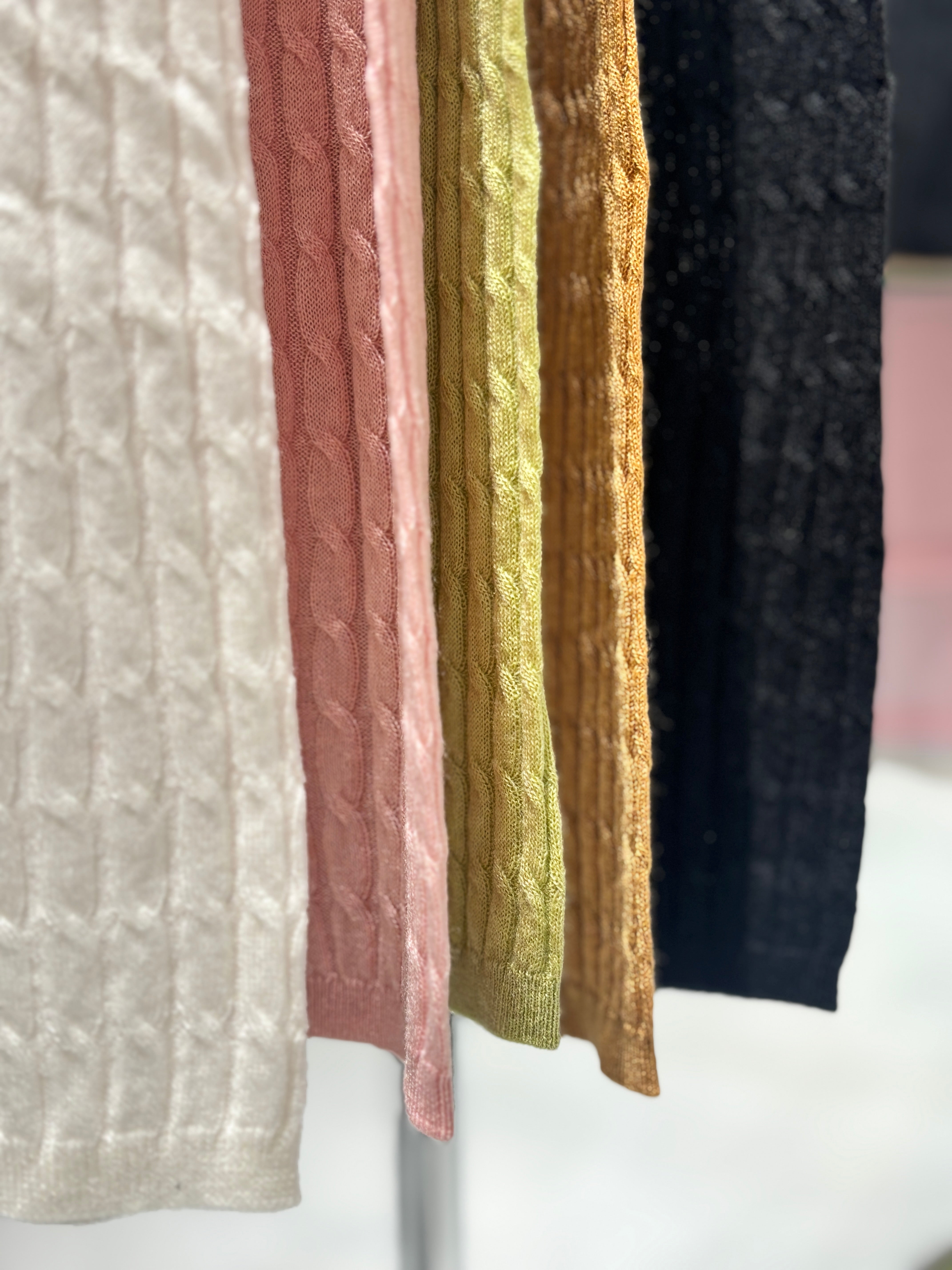 3D seamless Long-sleeved crew neck sweater with twisted rope style, 33% wool.A8655 (Copy)