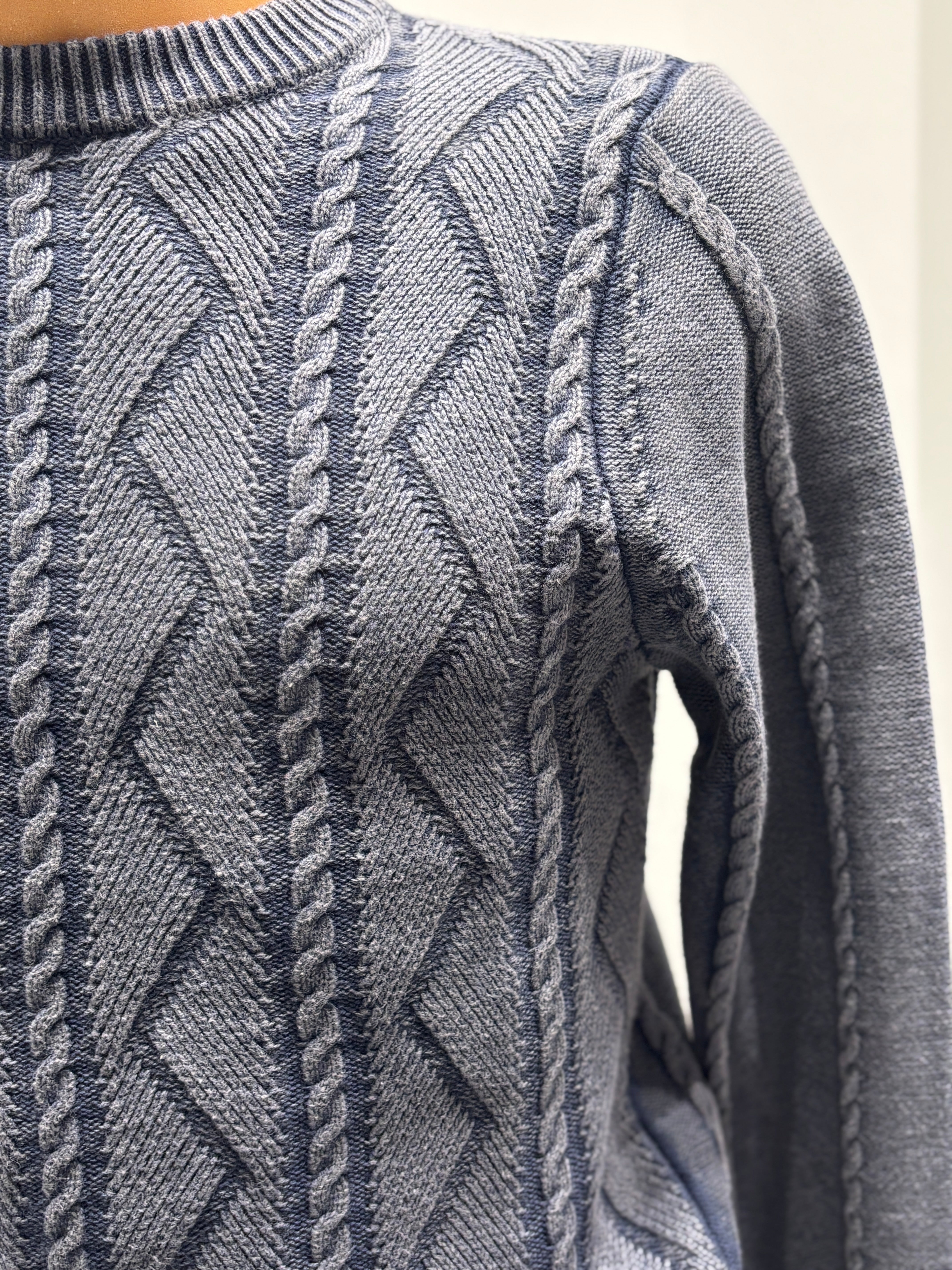 Stone wash jacquard crew-neck sweater H007