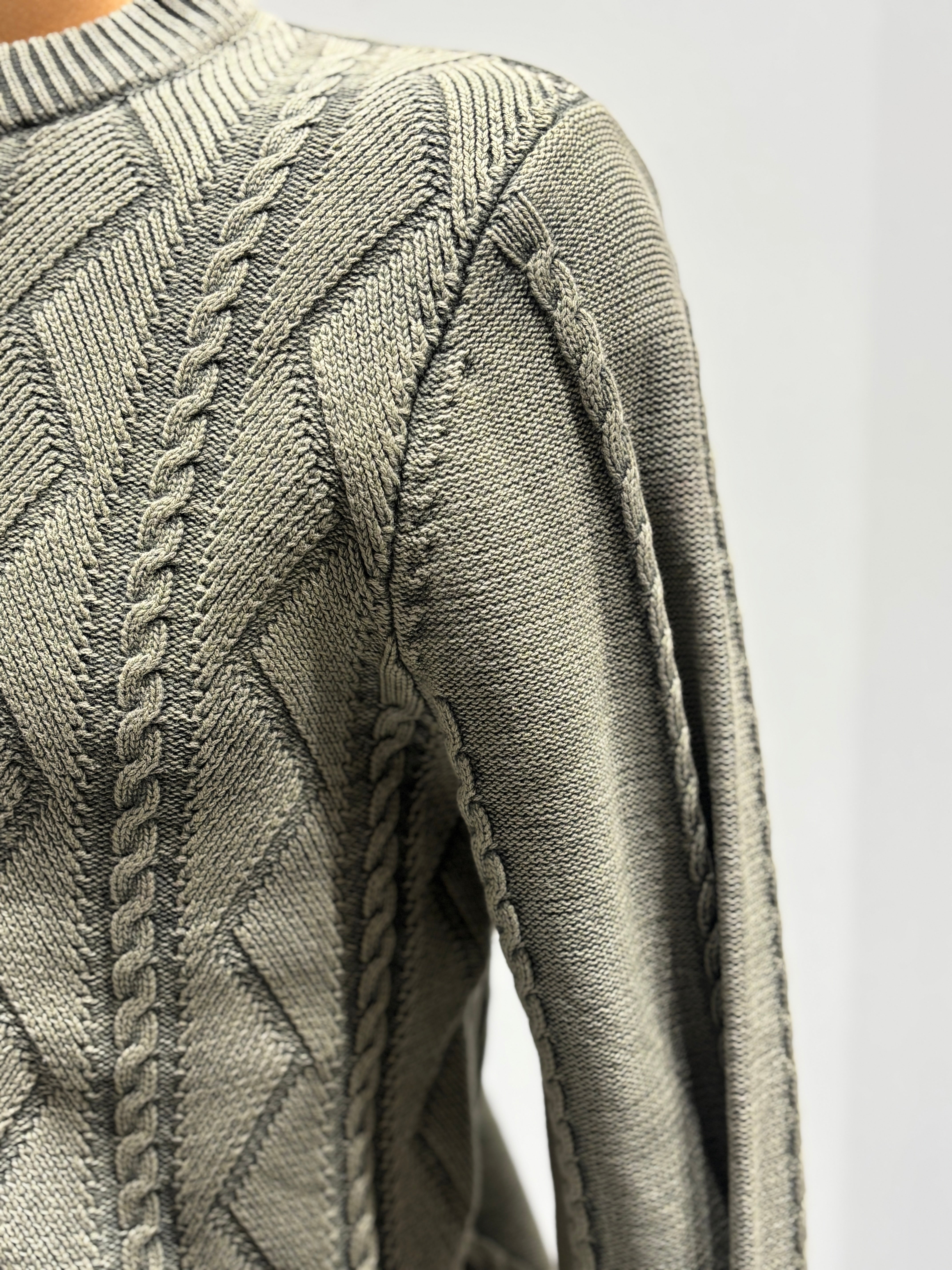 Stone wash jacquard crew-neck sweater H007