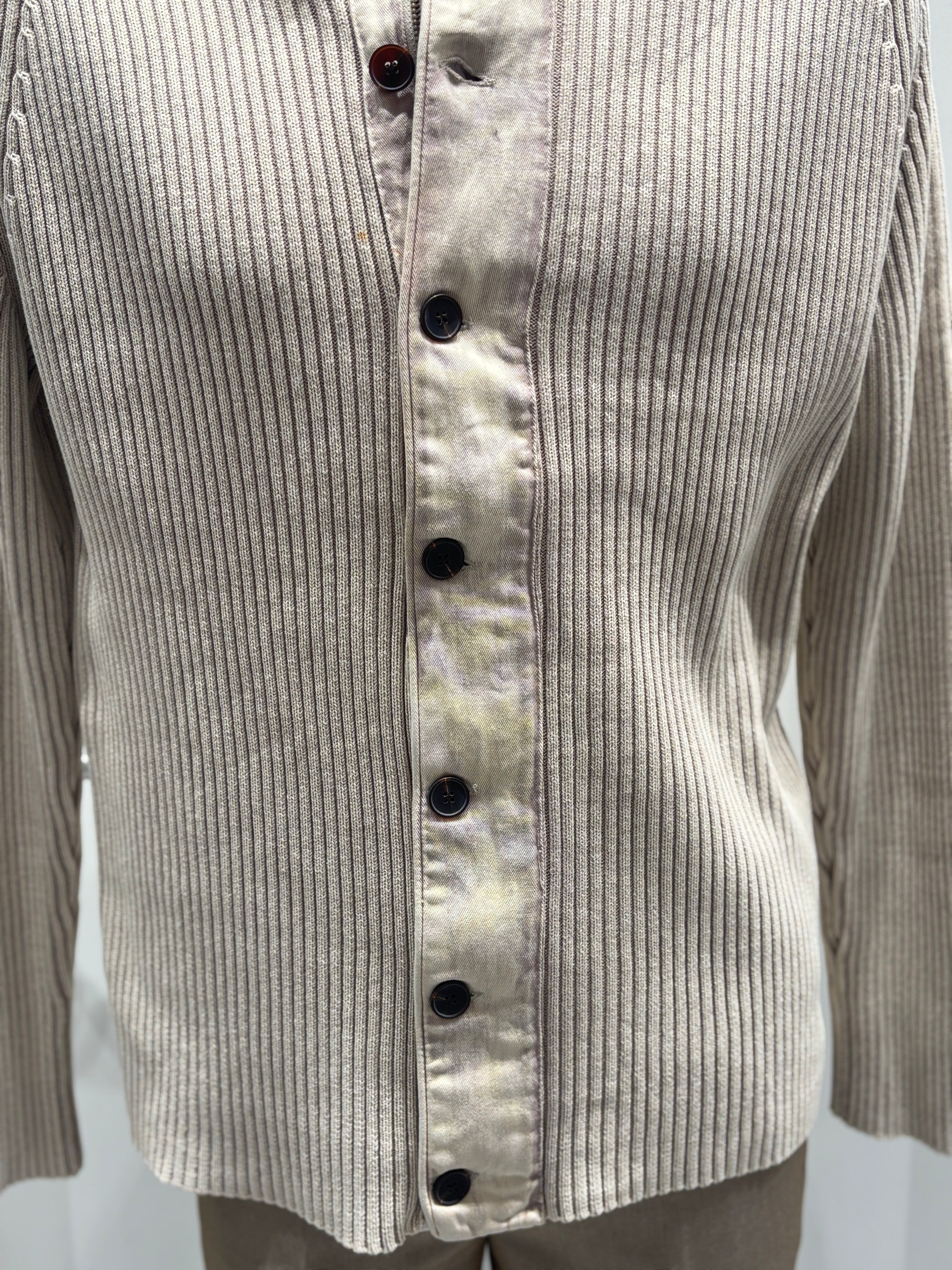 Stone wash Buttons and zippers sweater H002
