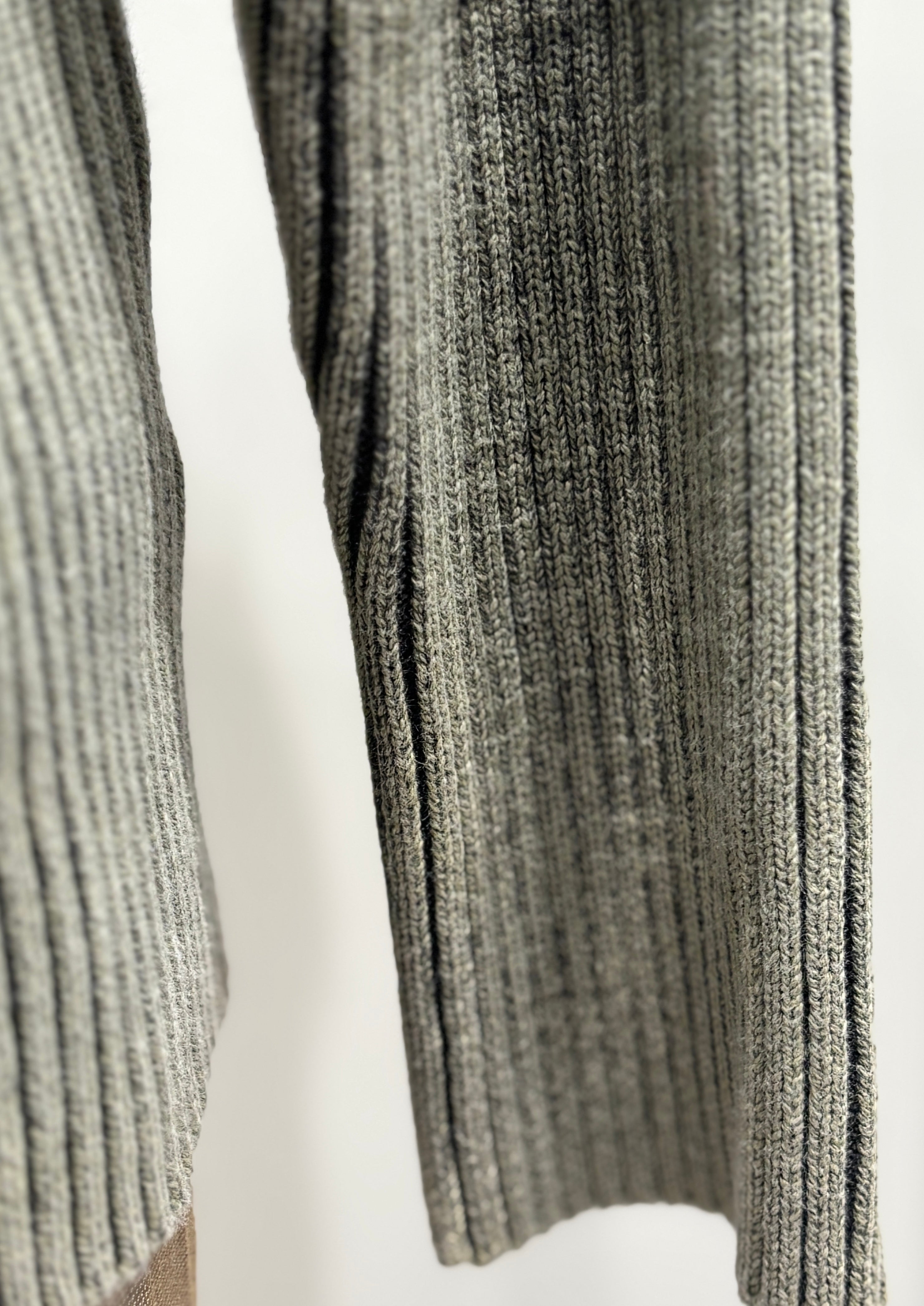 Stone wash Buttons and zippers sweater H002