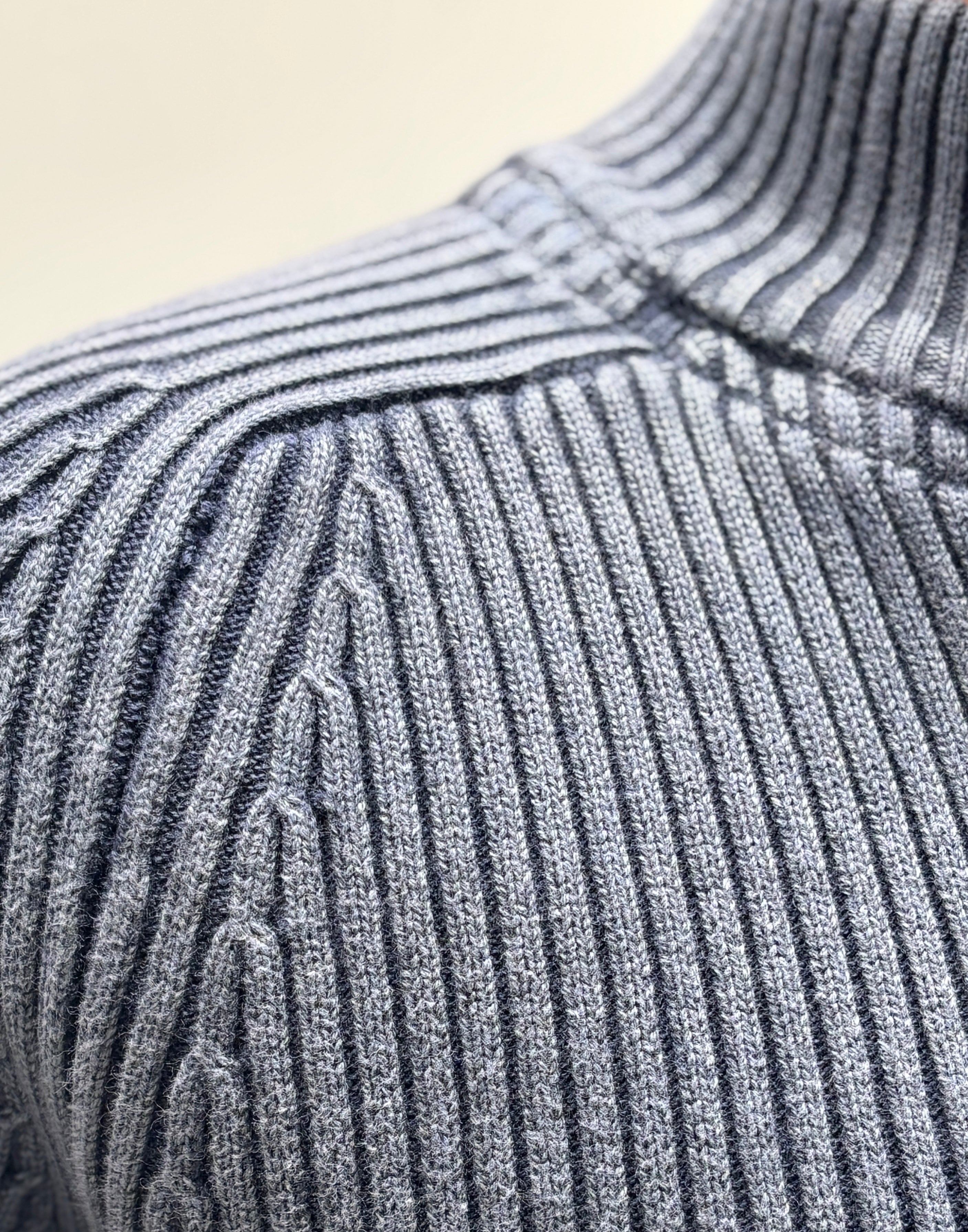 Stone wash Buttons and zippers sweater H002