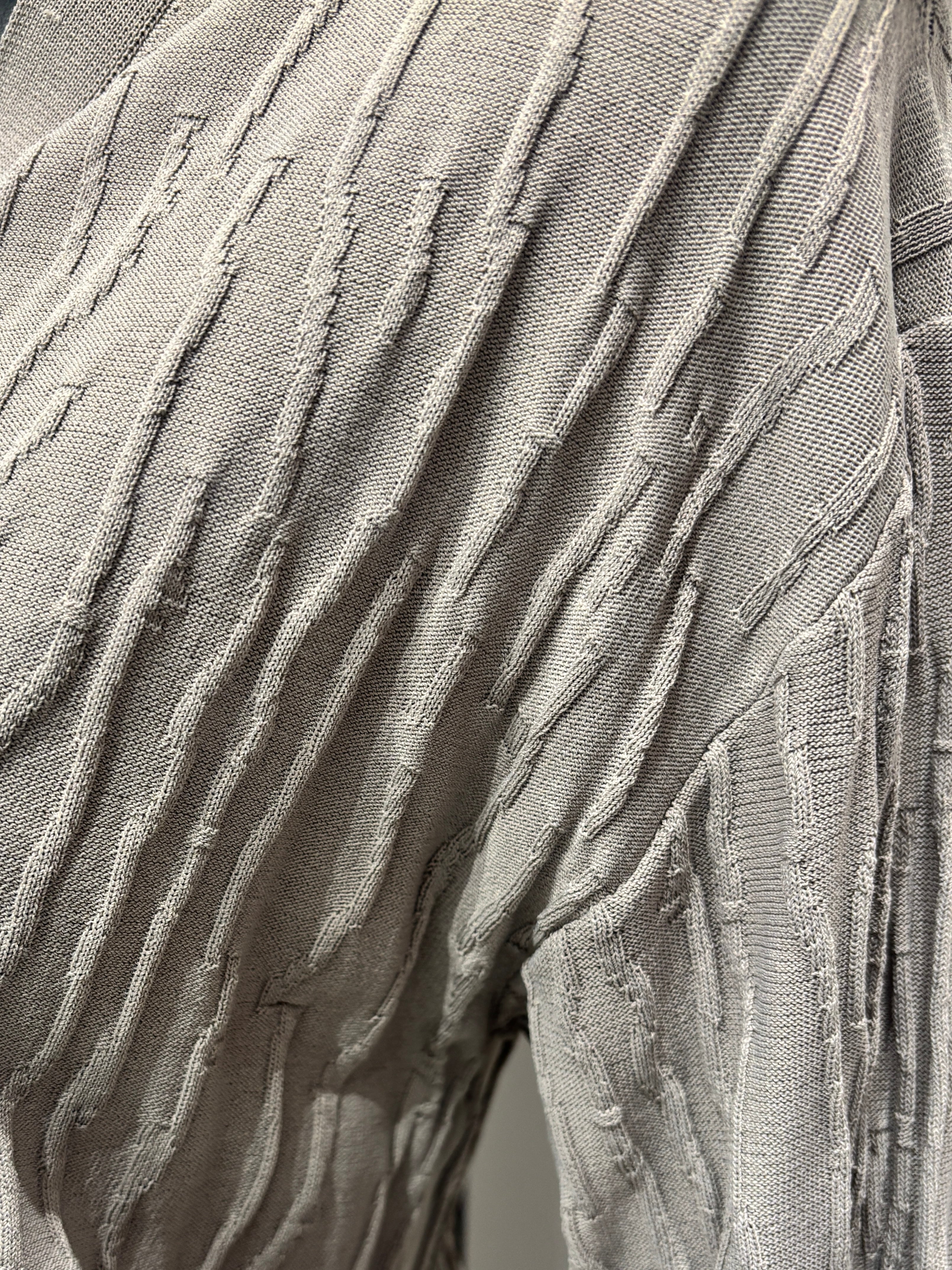 Spring/Summer Suit: Long-sleeved cardigan, camisole, long skirt, jacquard, women's sweater (14-gauge) 32211,32206