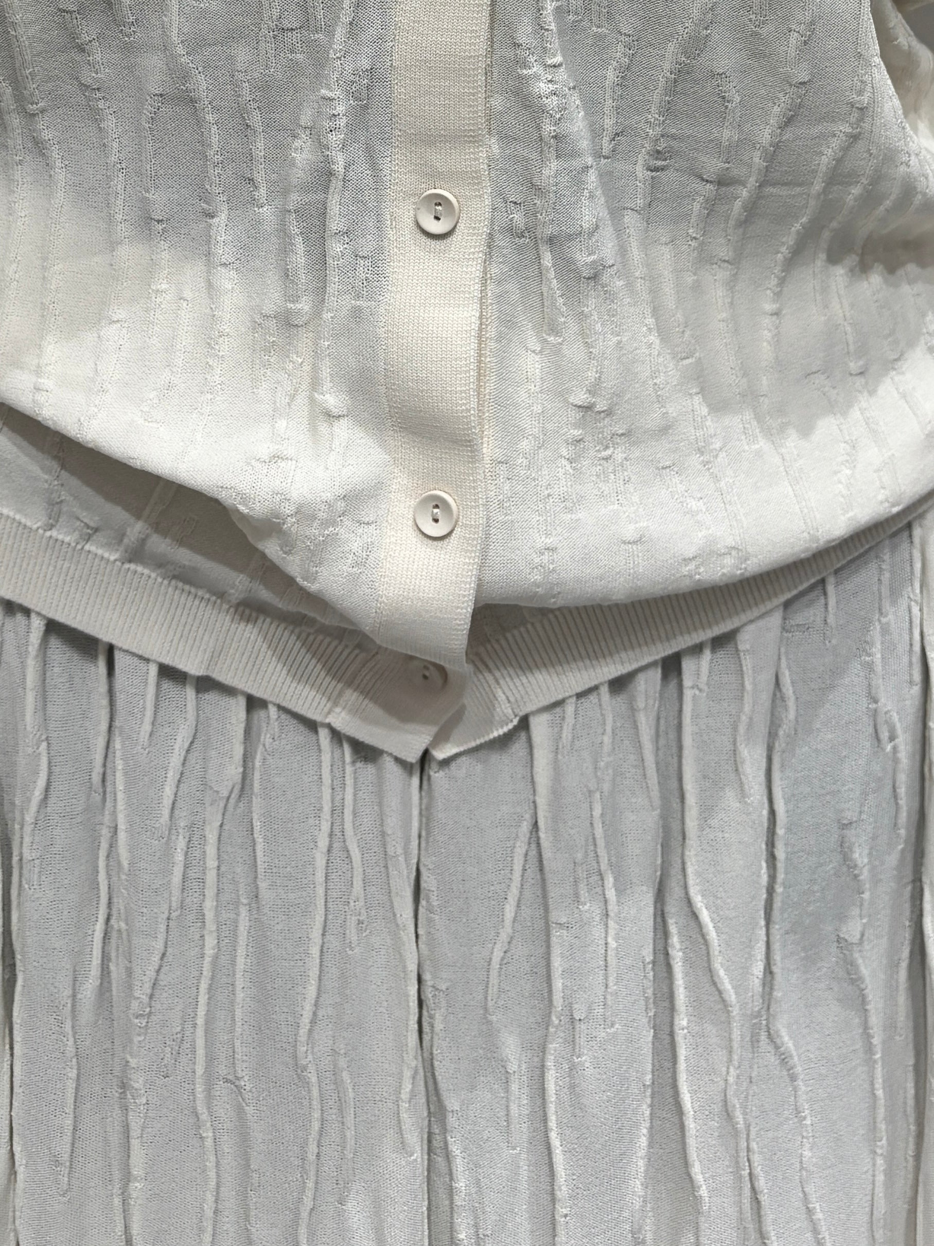 Spring/Summer Suit: Long-sleeved cardigan, camisole, long skirt, jacquard, women's sweater (14-gauge) 32211,32206