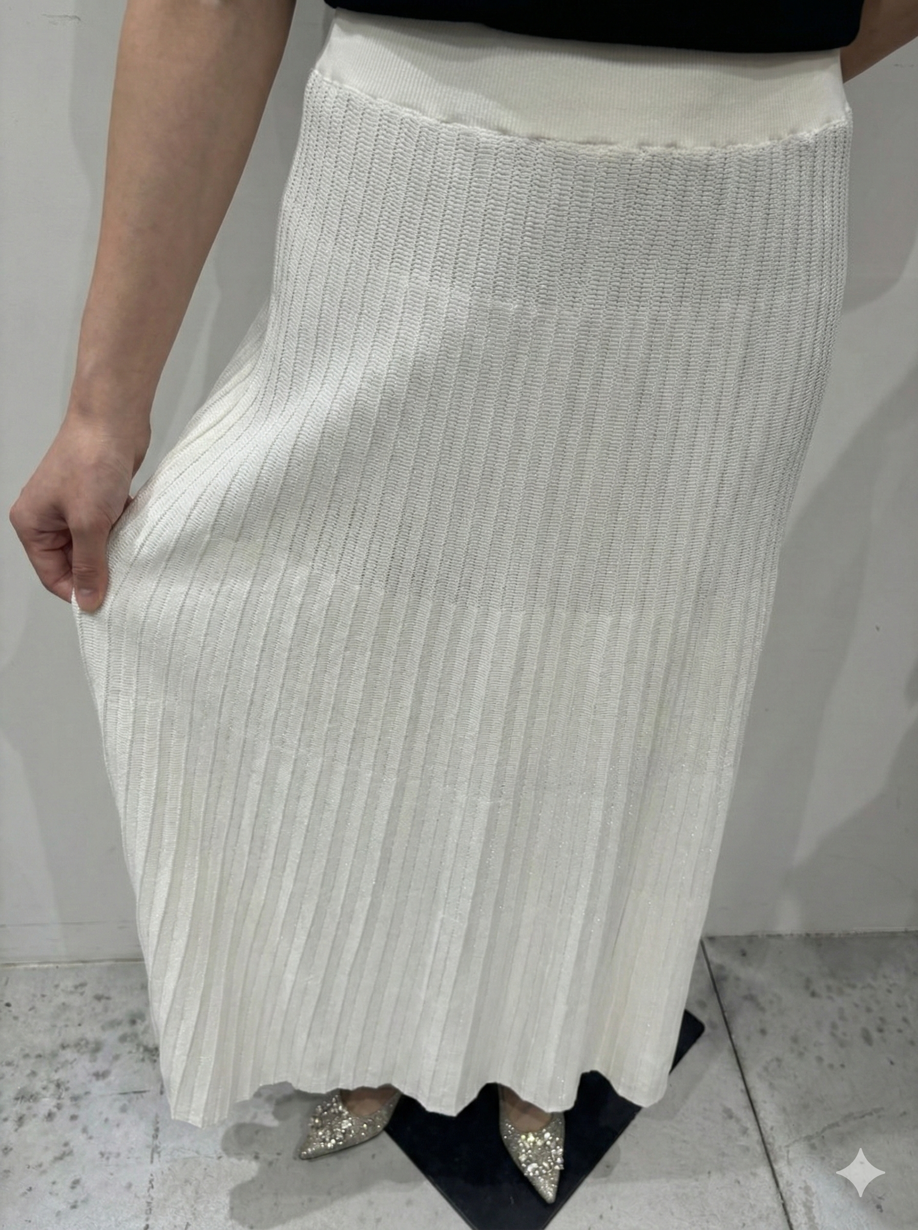 Knitted long pleated skirt 92055