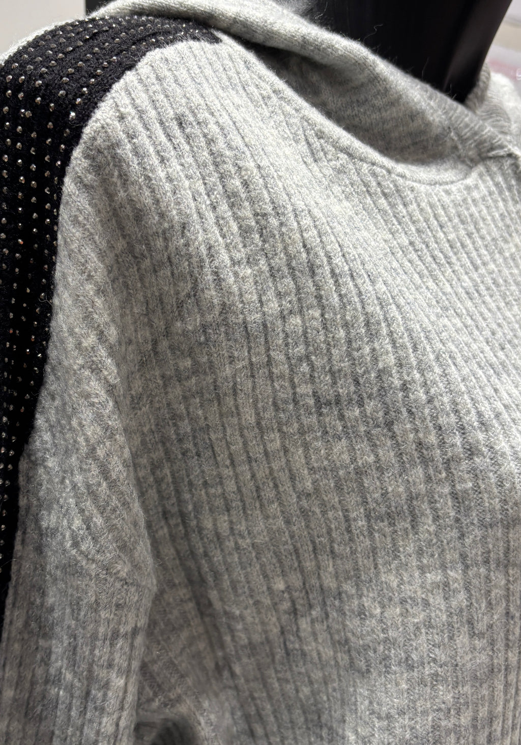 Hoodie Sweater art.6083