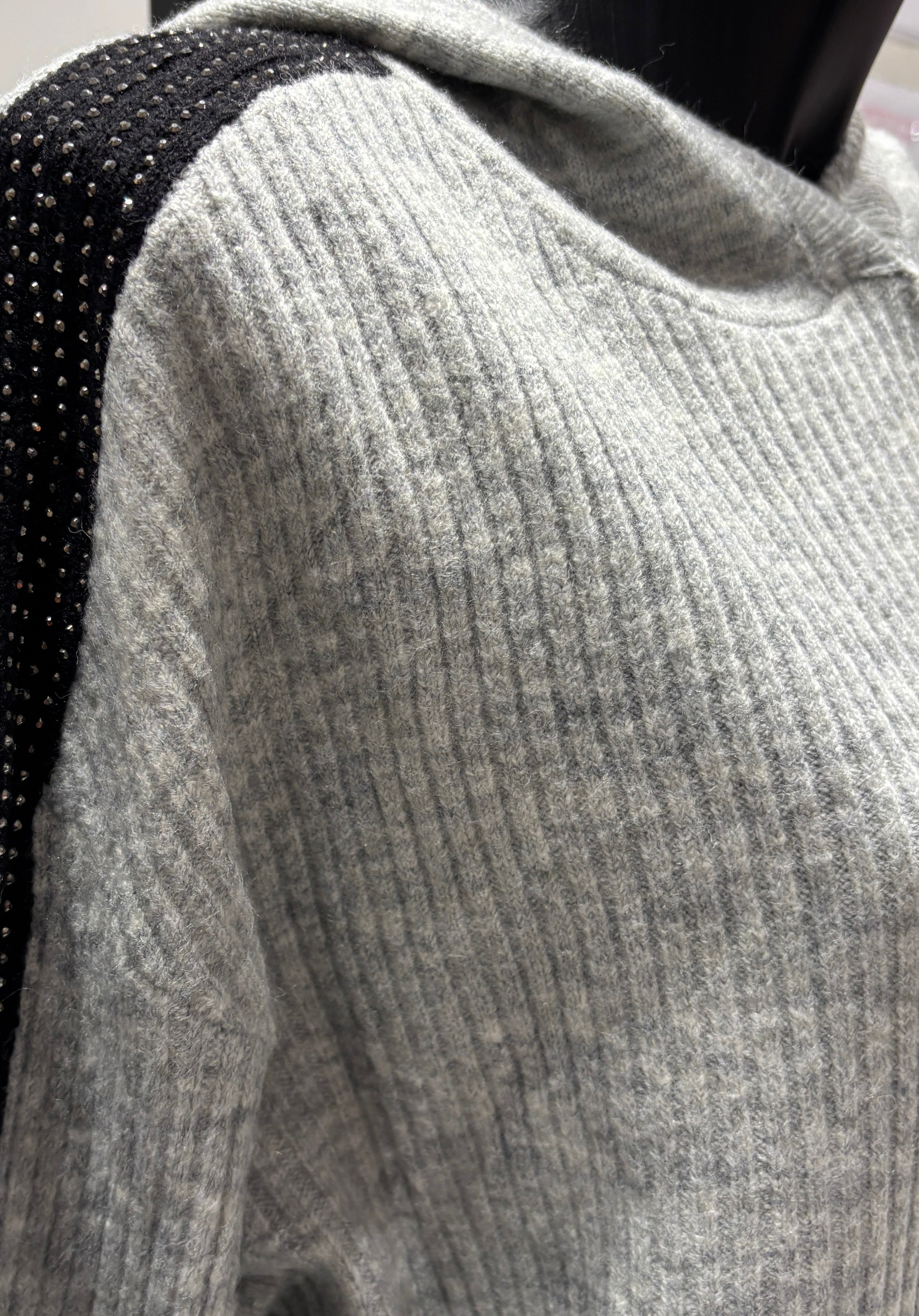 Hoodie Sweater art.6083