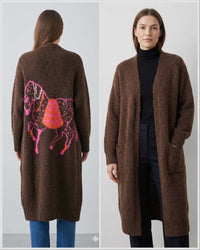 Horse. Jacquard pattern on the back. Sweater/Coat art. 21377