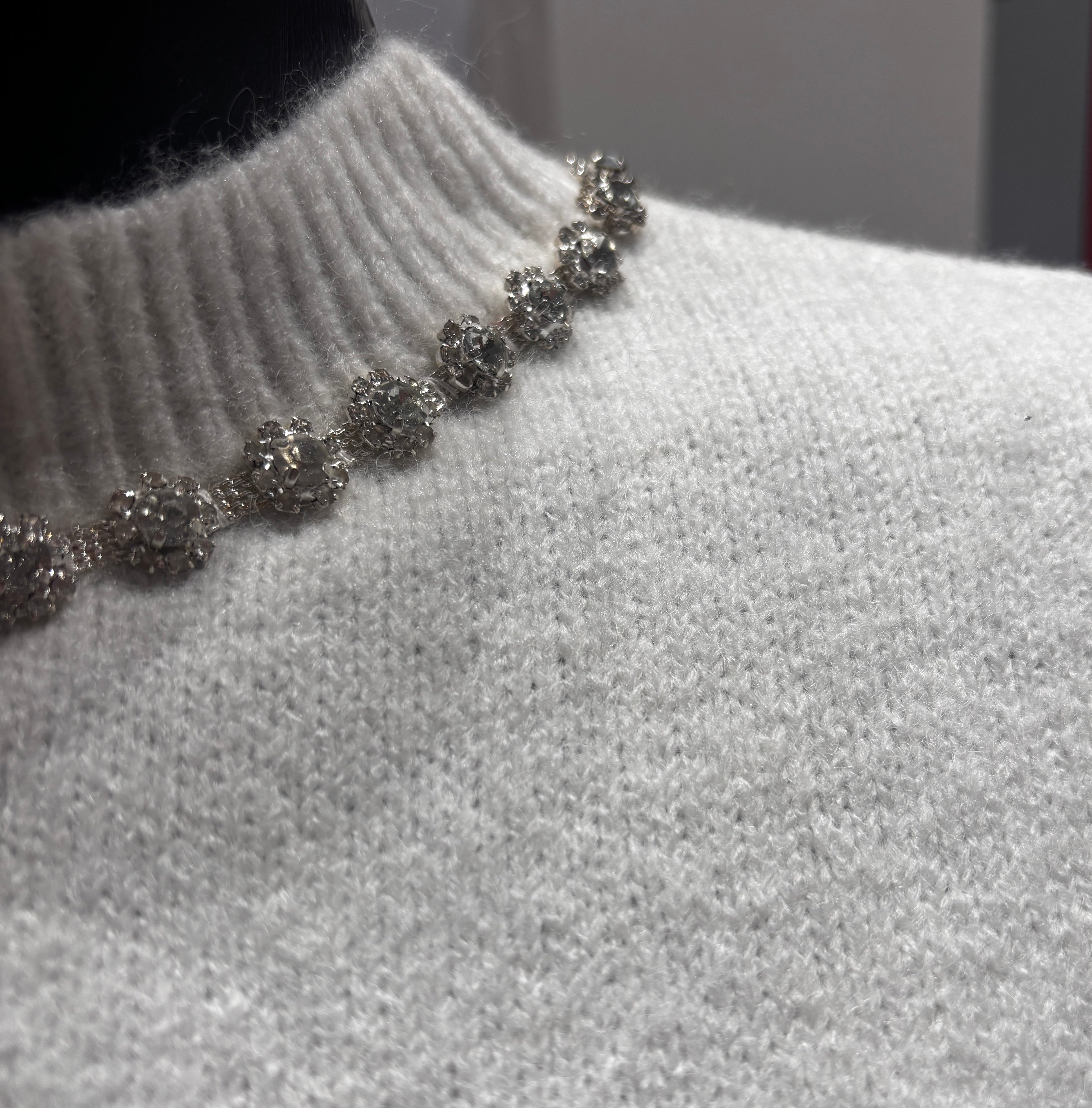 Mid-length sleeve girl necklace art：6062