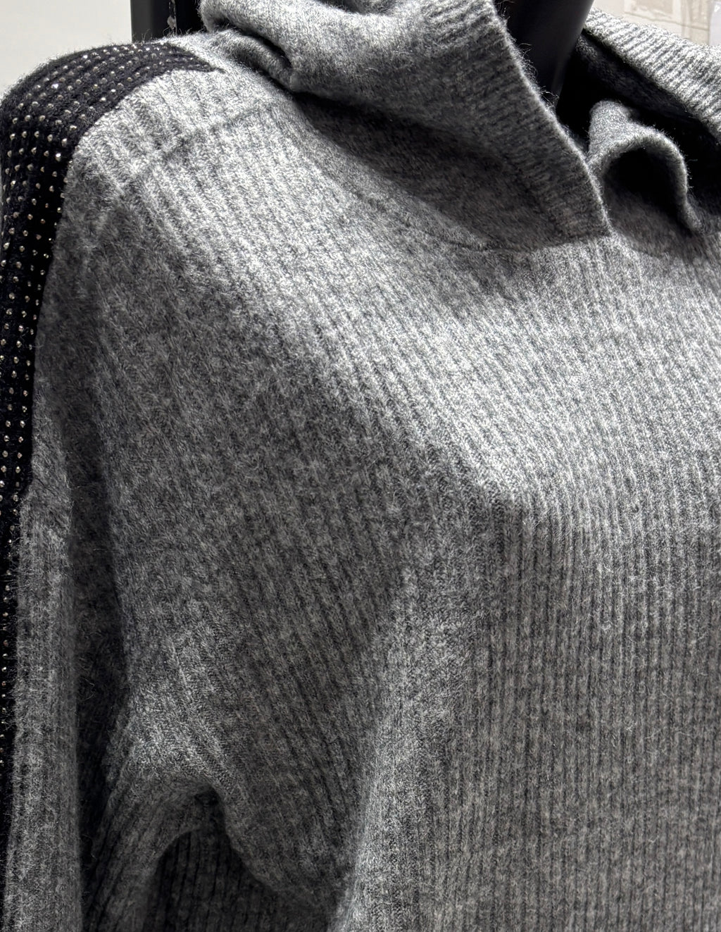 Hoodie Sweater art.6083