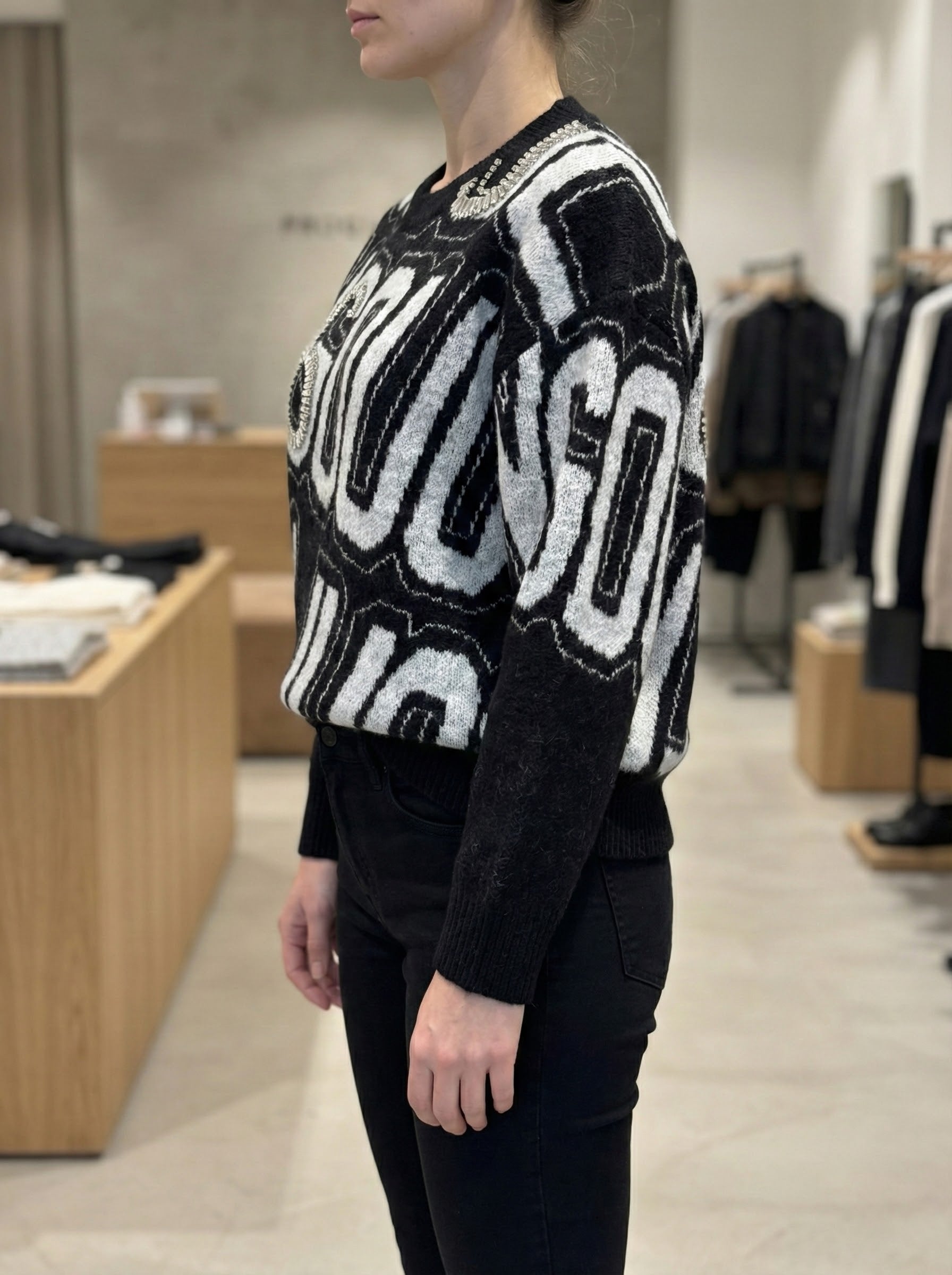 Jacquard rhinestones sweater