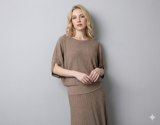 Short-sleeved, batwing sleeves, faux pockets, crew-neck, casual. art.8520