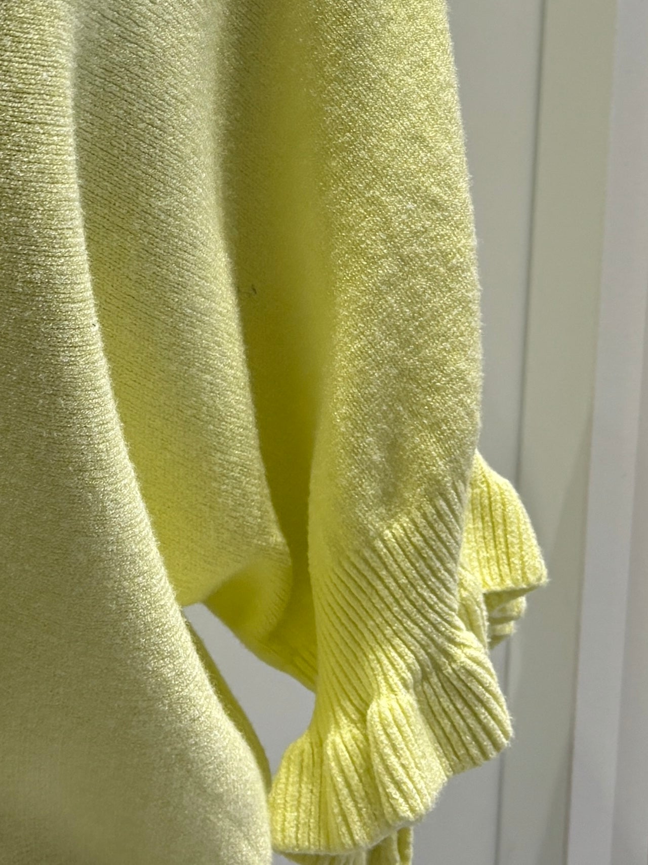 Spring/Summer Sweater, Short Sleeve, Petal-Shaped Sleeves, V-Neck, Casual art.sy8193