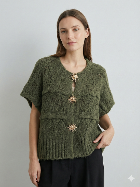 Sweater vest with metal buttons, sleeveless art.21611