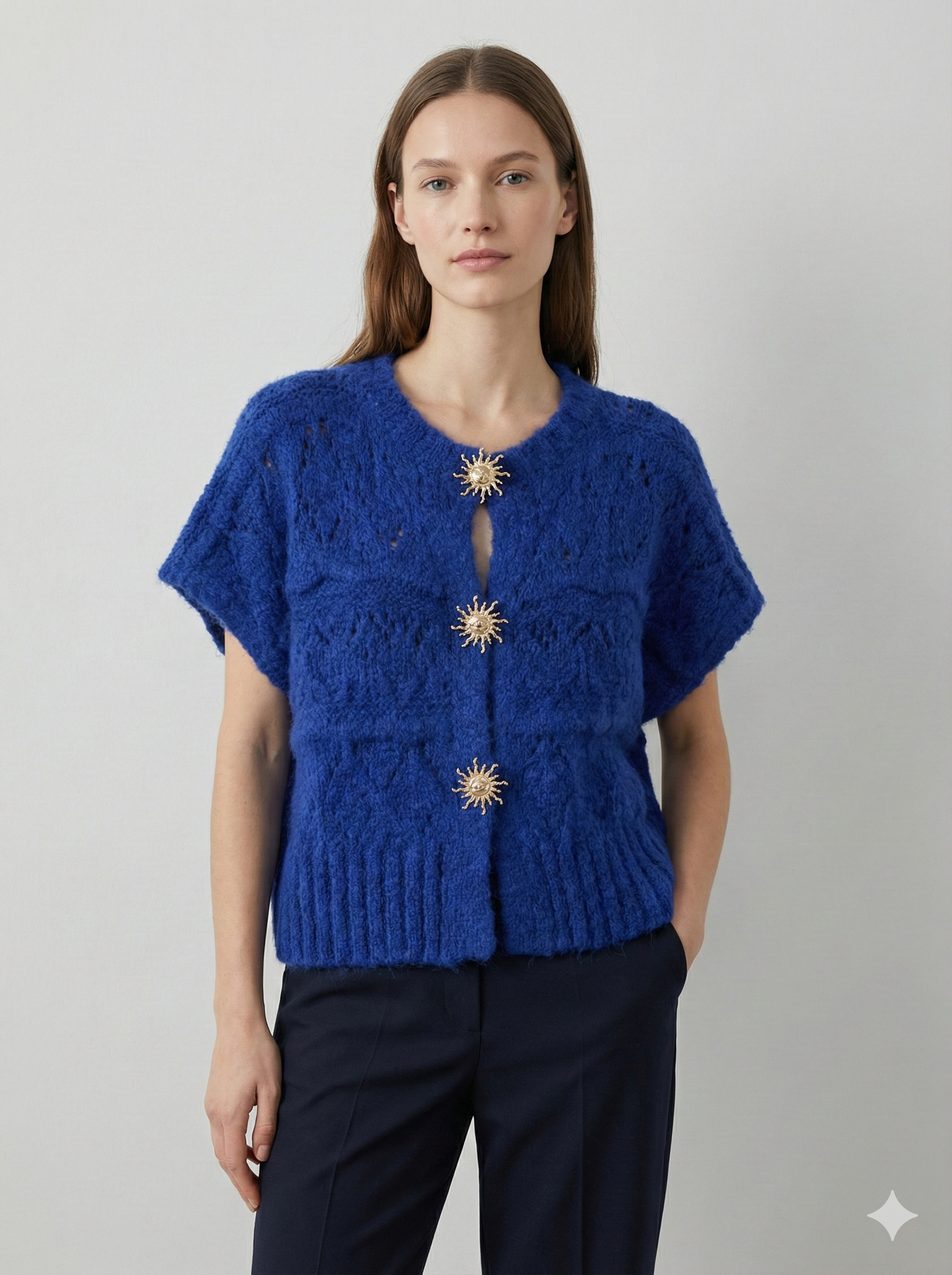 Sweater vest with metal buttons, sleeveless art.21611