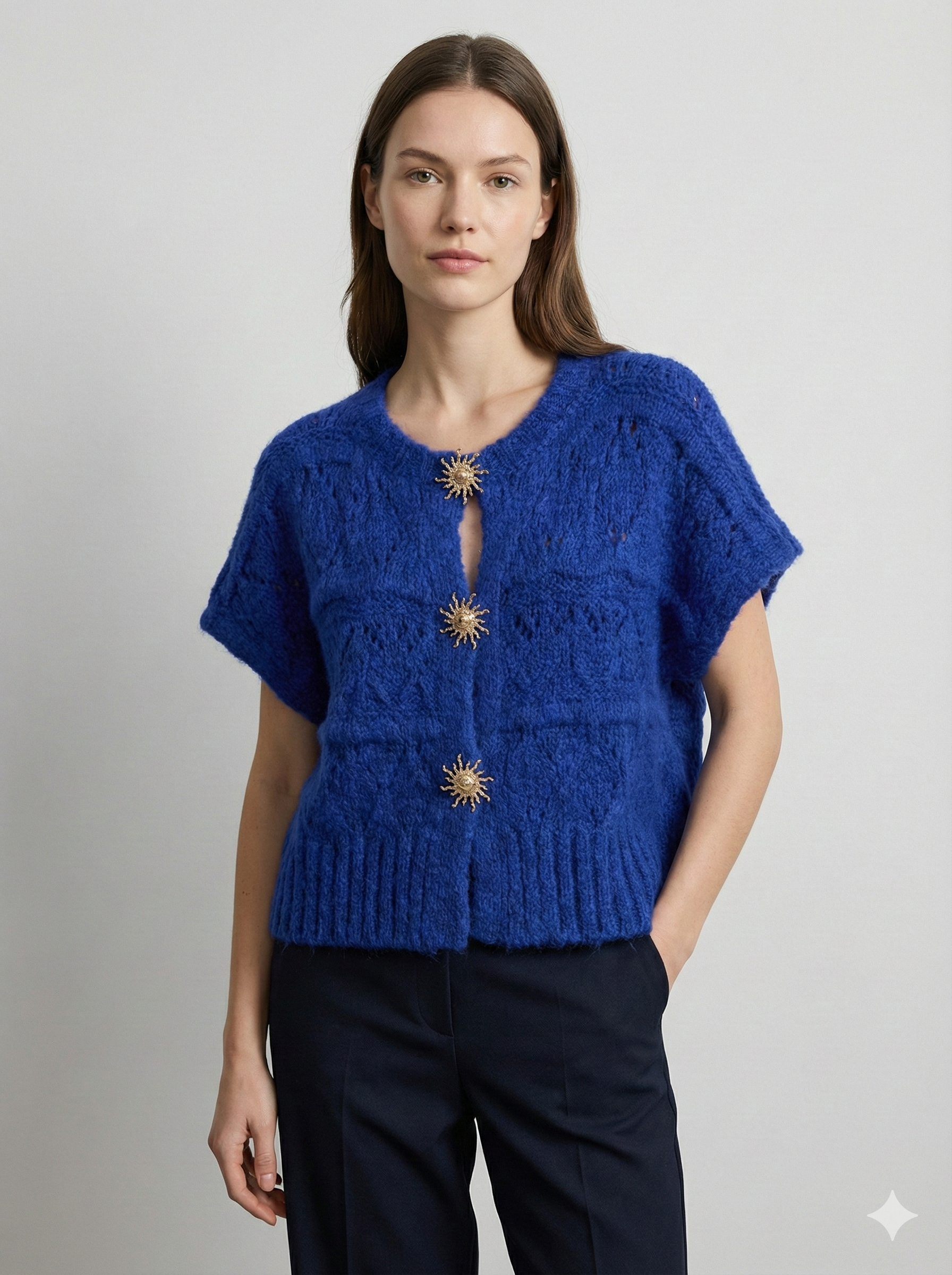 Sweater vest with metal buttons, sleeveless art.21611