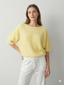 V-neck short-sleeved sweater with a comfortable, feather-like feel. art sy6020