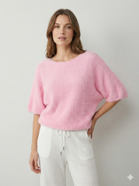 V-neck short-sleeved sweater with a comfortable, feather-like feel. art sy6020