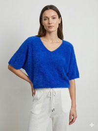 V-neck short-sleeved sweater with a comfortable, feather-like feel. art sy6020