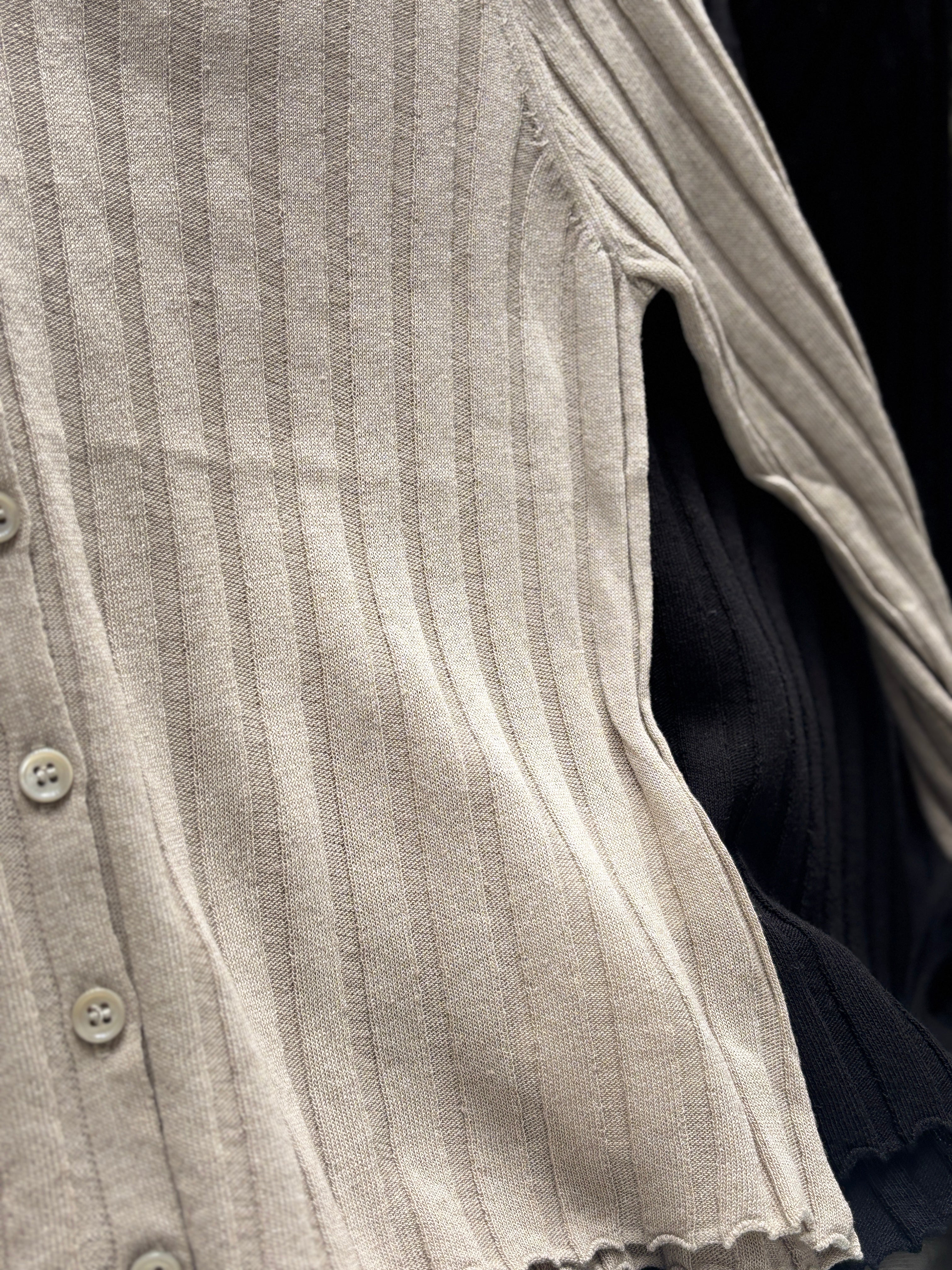 Lyocell linen V-neck cardigan sweater 92310